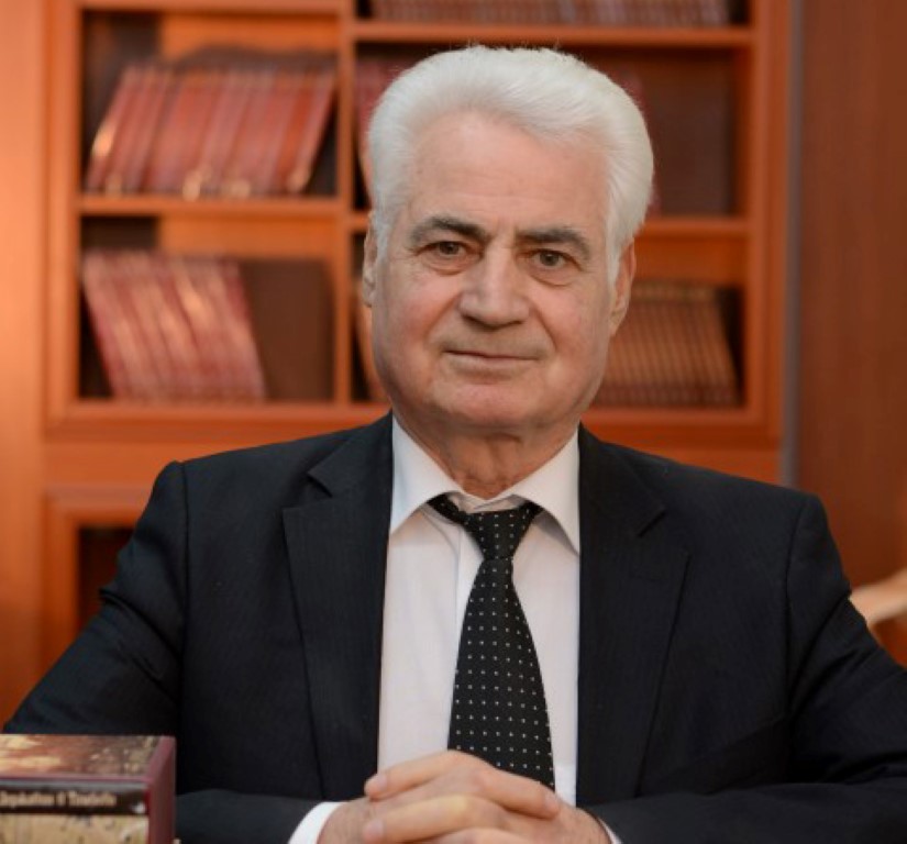 Dushan Nikolovski (Medium)